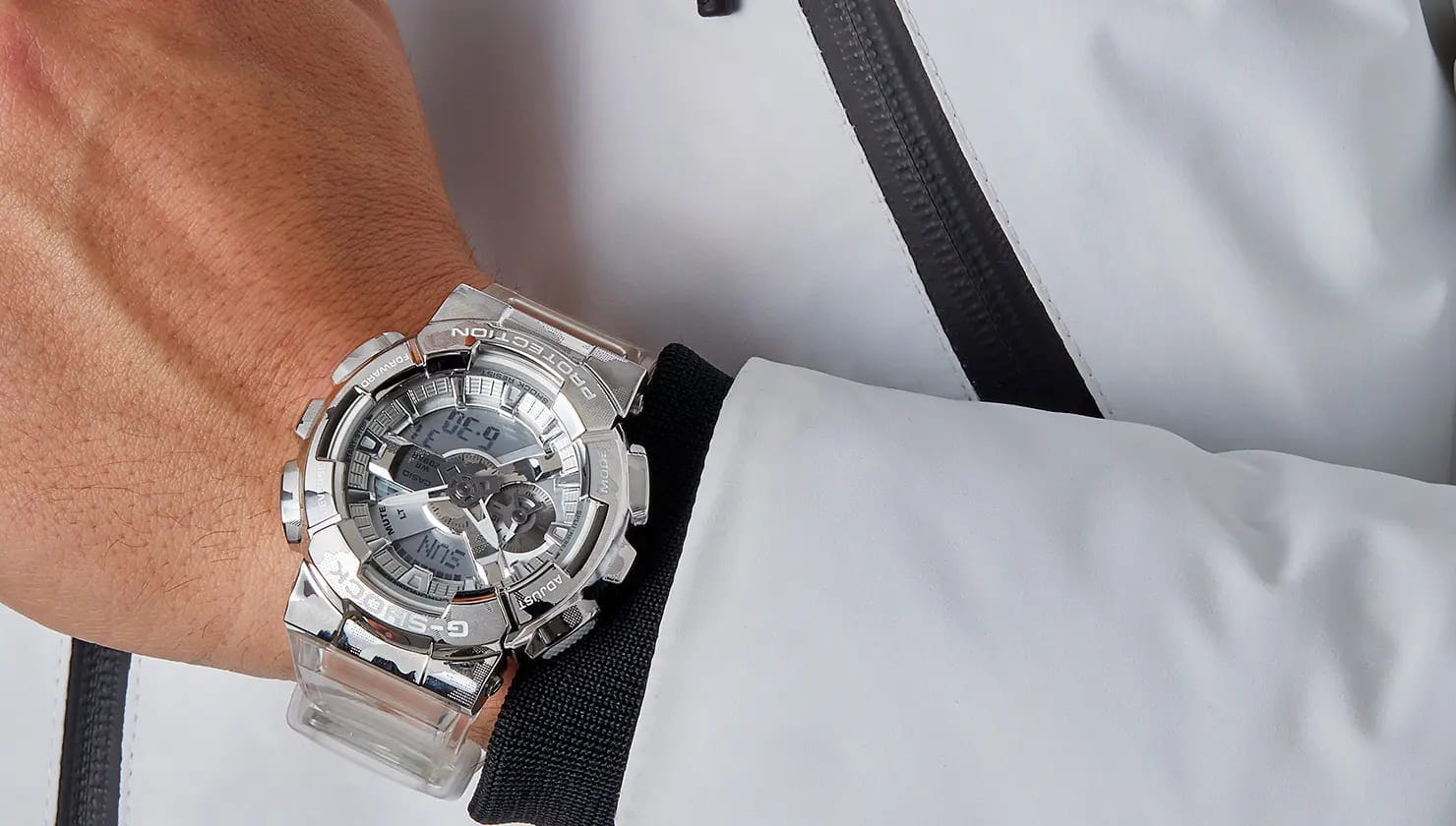 Casio Casio G-Shock GM-110SCM-1A GM, наручные мужские часы фото под углом