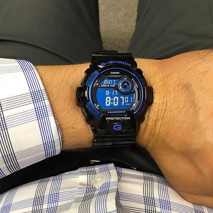 Casio Casio G-Shock G-8900A-1 электронные мужские часы часы крупный план синий циферблата