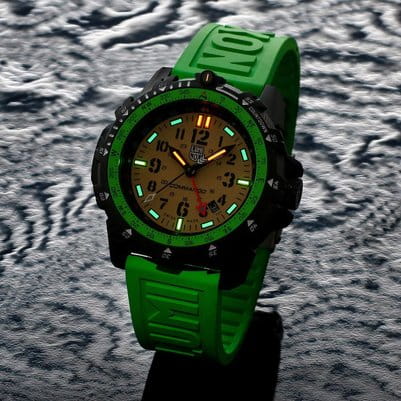 Luminox XL.3337 мужские часы застежка крупным планом