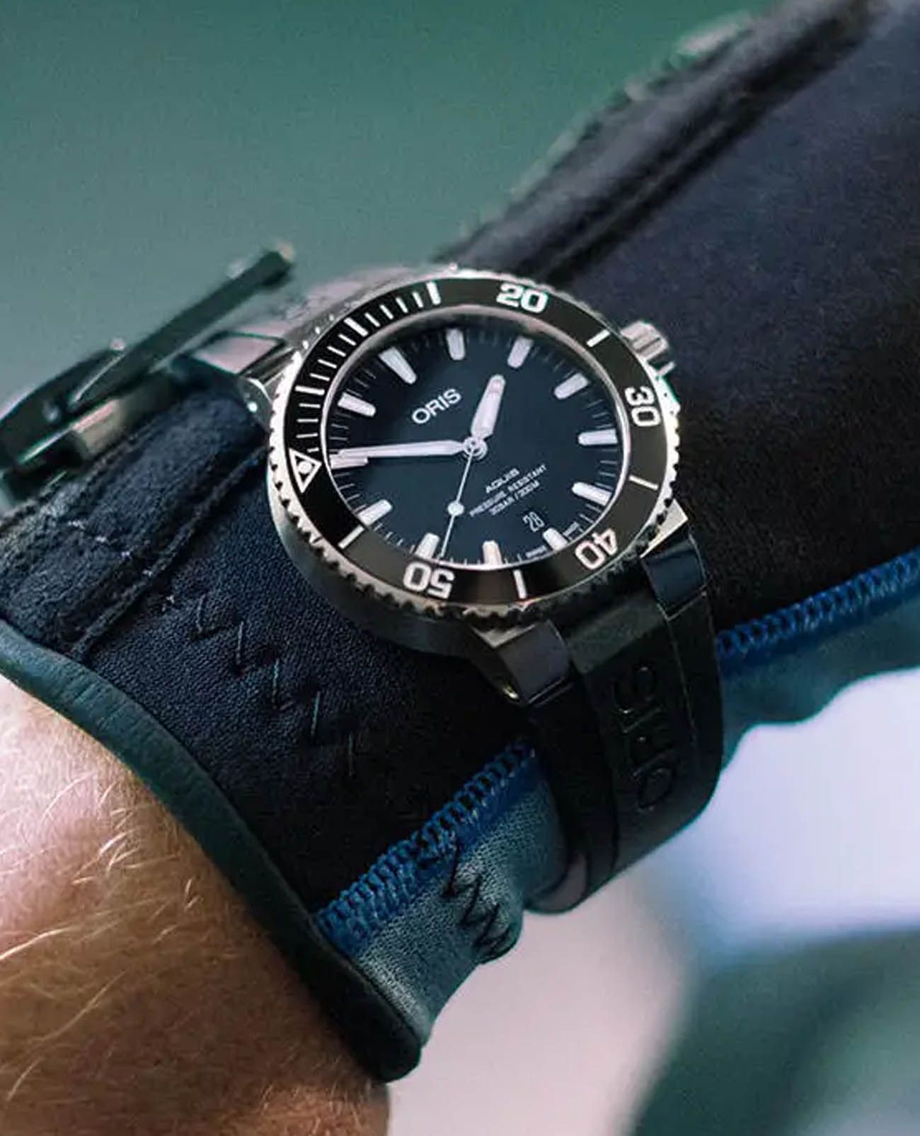 Оригинальные часы Oris Oris Aquis 01 733 7730 4135-07 4 24 65EB механические калибр механизма 733 общий вид