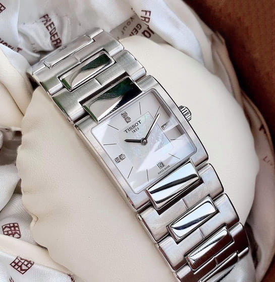 Tissot Tissot T090 T-LADY T02 T090.310.11.116.00, t-lady швейцария женские часы на браслете нержавеющая сталь боковой вид
