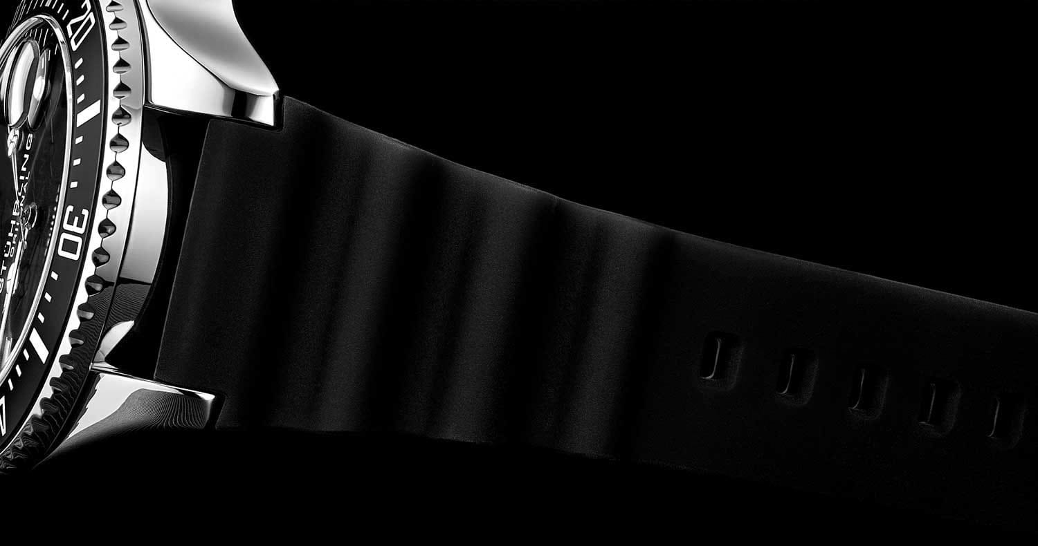 Stuhrling Stuhrling Aquadiver 3950R.1,  сша мужские часы на браслете силикон боковой вид