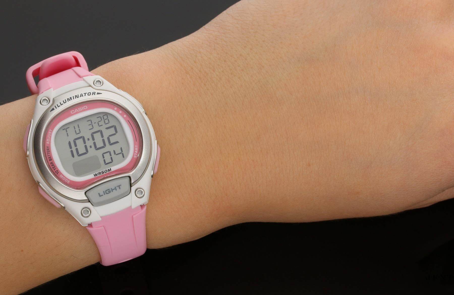 Casio Casio Collection LW-203-4AVDF (LW-203-4A) , наручные женские часы фото под углом